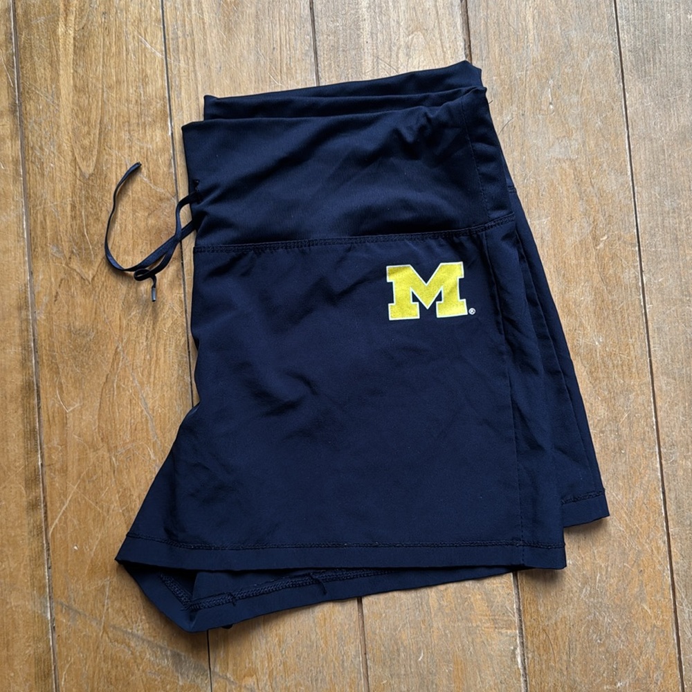 u of m michigan navy and maize athletic shorts small